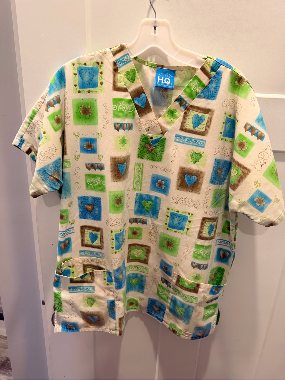 Scrub HQ XL Heart Print Scrub Top Blue Green V Neck Healthcare Uniform